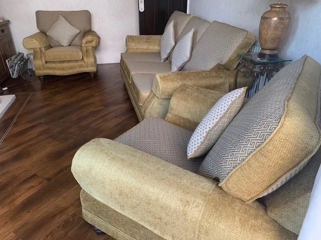 Three-piece suite recovered in Cristina Marrone Galleria range
