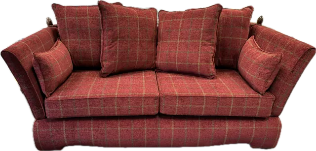 Red settee in Lana fabric