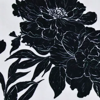 Blanc Noir Peony W swatch