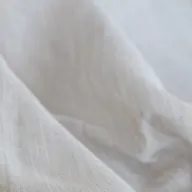 Loutro Natural swatch