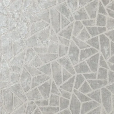 Madeira 02 White Gold swatch
